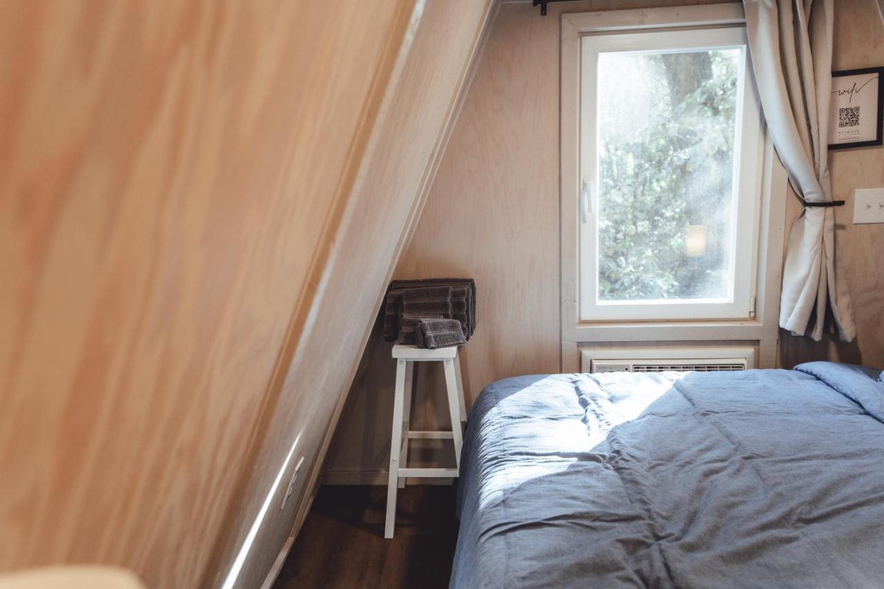 Appartement Blue Brambler Glamping A-Frame à Rockbridge Extérieur photo